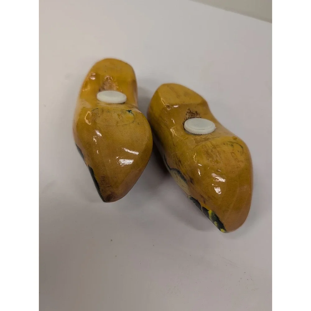 Vintage Holland Dutch Solvang Wooden Shoes Salt and Pepper‎ Shakers